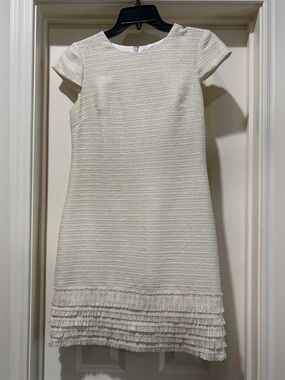 Vince Camuto Elegant Cream Textured Dress with Fringed Hem